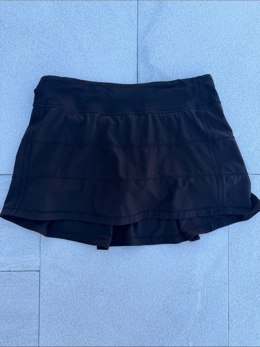 Lululemon pace rival Black Women's Skirt size 6